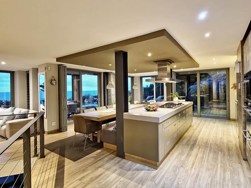 5 Bedroom Property for Sale in Bakoven Western Cape